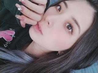 @りりな