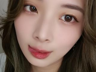 @りりな